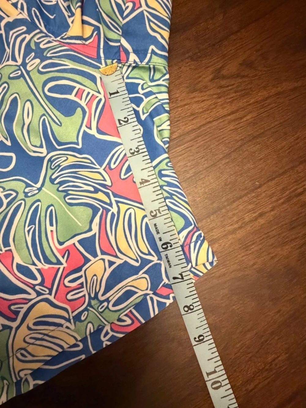 Vineyard Vines Chappy Colorful Tropical Leaves Swim Trunks, Lined, Size XS